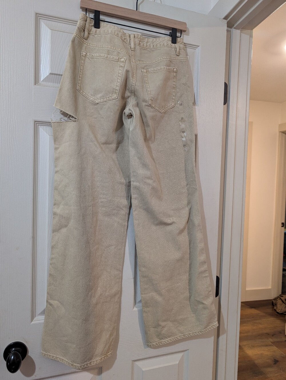 Low Rise Baggy Jeans - Picture 2 of 6
